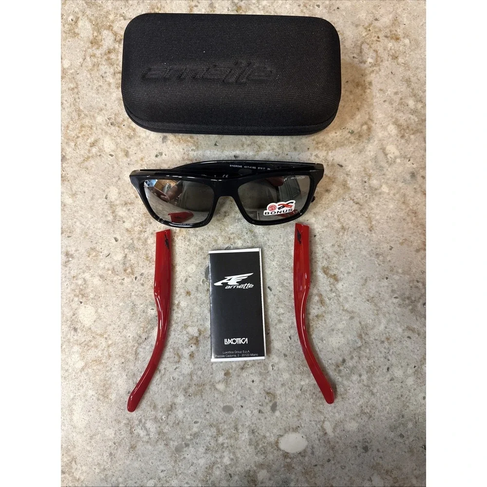 Arnette SUNGLASSES GLOSS BLACK /‎ SILVER MIRROR With Bonus Red Frame.